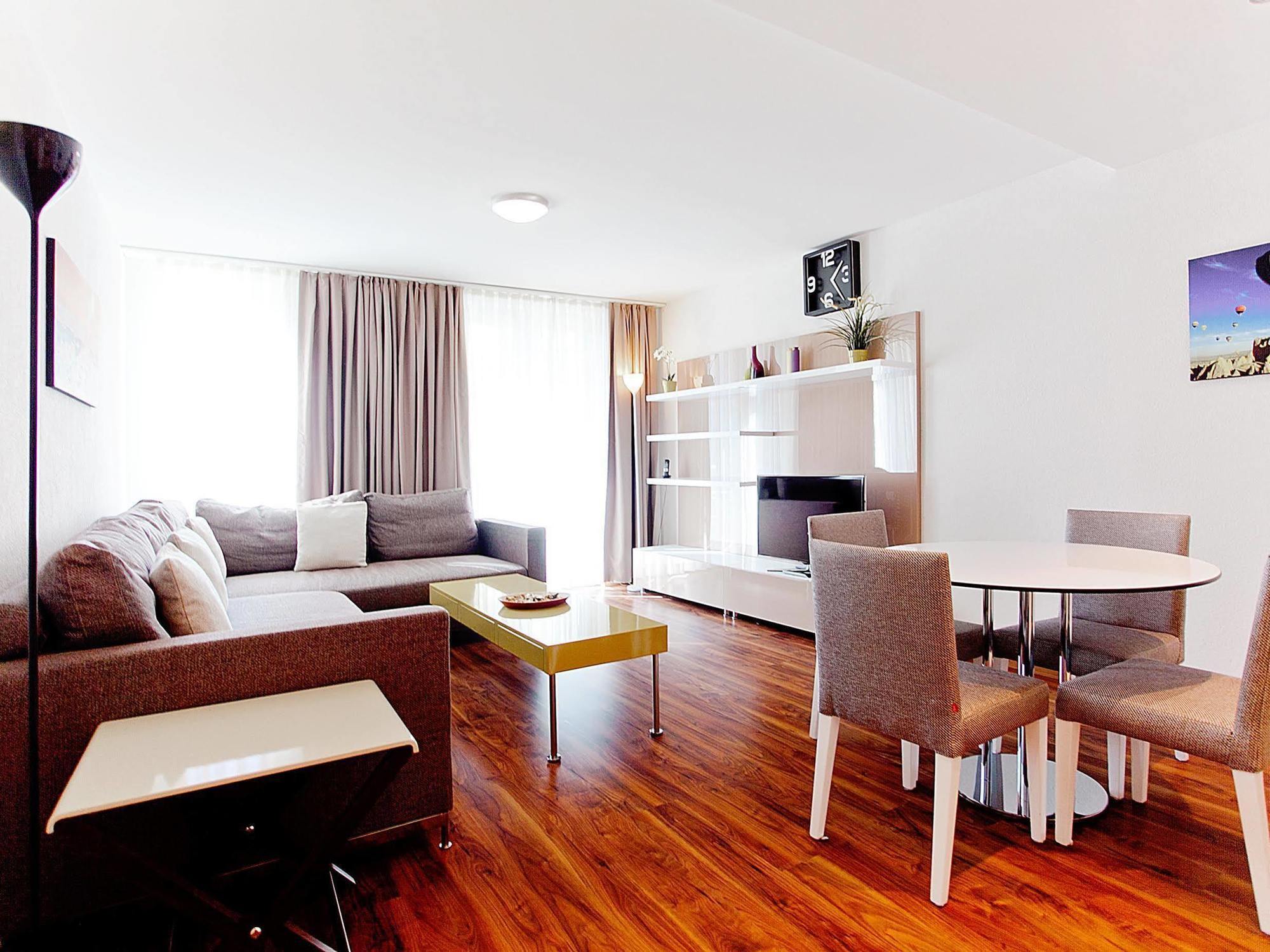 พรีเมียม อพาร์ตเมนต์ บาย ลีฟวิงดาวน์ทาวน์ Apartment ซูริก ภายนอก รูปภาพ