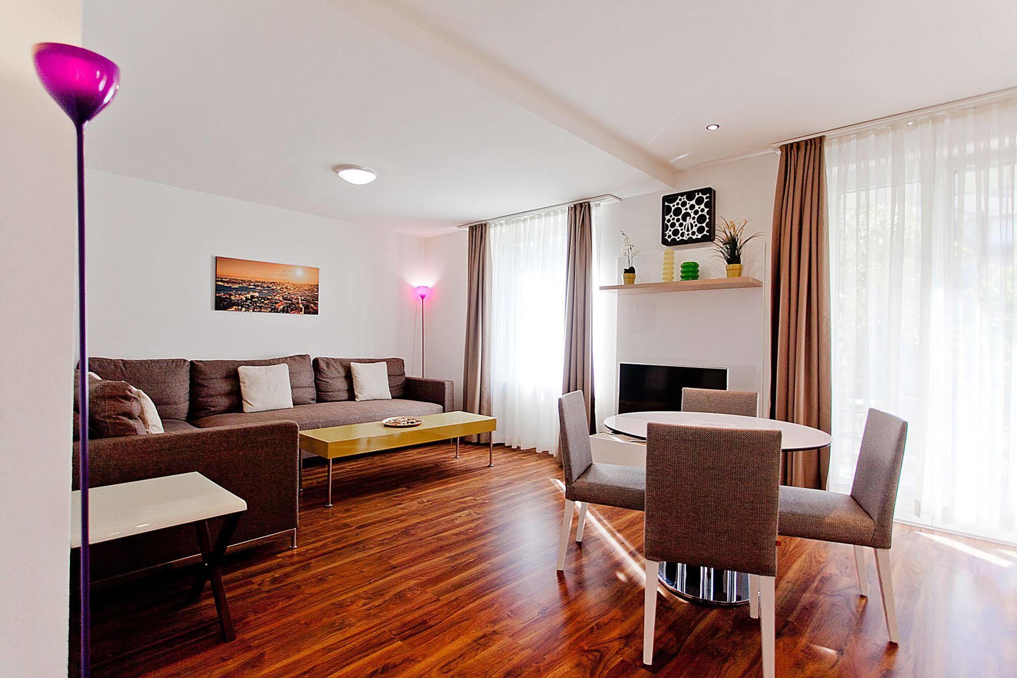 พรีเมียม อพาร์ตเมนต์ บาย ลีฟวิงดาวน์ทาวน์ Apartment ซูริก ภายนอก รูปภาพ