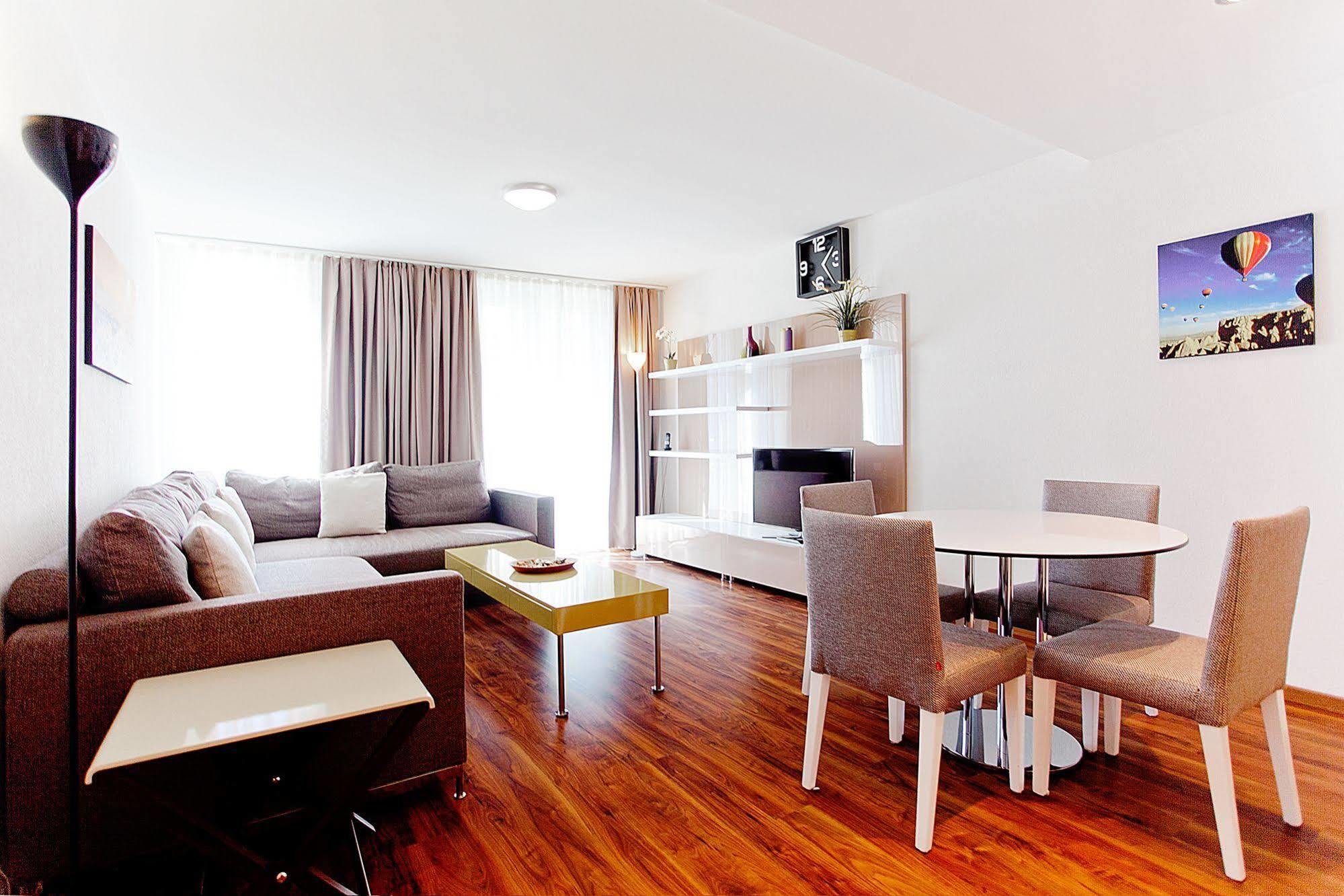 พรีเมียม อพาร์ตเมนต์ บาย ลีฟวิงดาวน์ทาวน์ Apartment ซูริก ภายนอก รูปภาพ