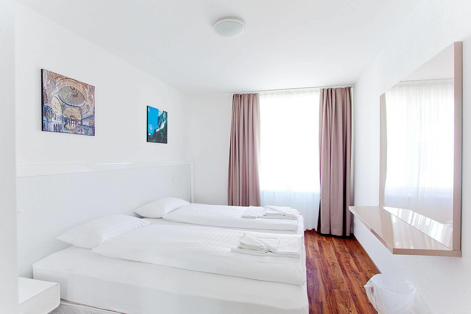 พรีเมียม อพาร์ตเมนต์ บาย ลีฟวิงดาวน์ทาวน์ Apartment ซูริก ภายนอก รูปภาพ
